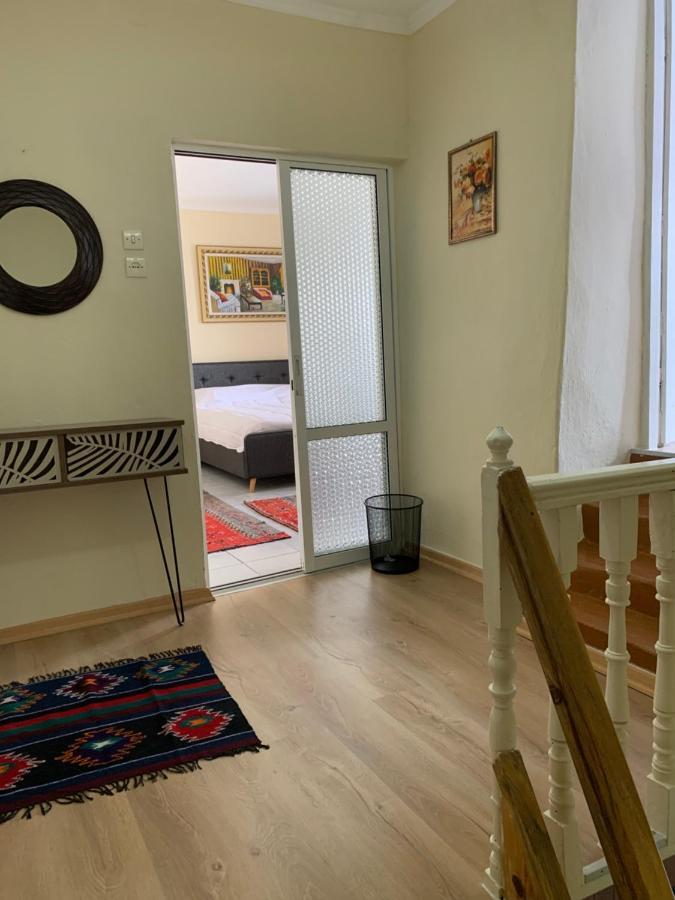 Tradicional Bazaar Home Korce Bagian luar foto